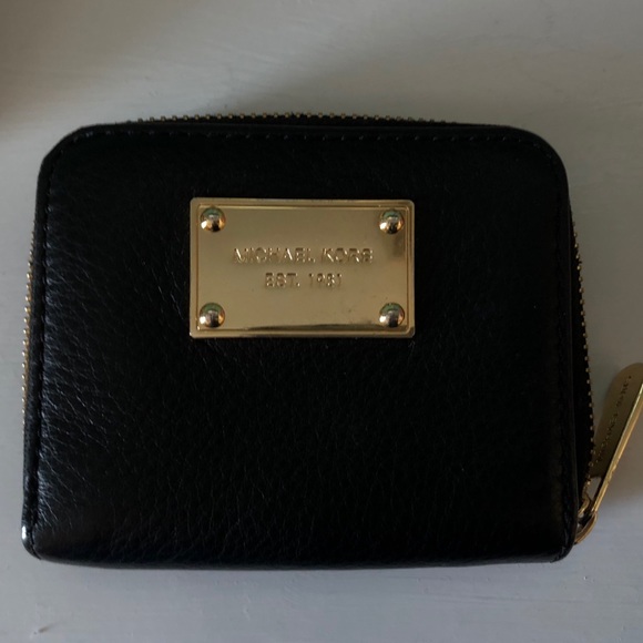 Michael Kors Handbags - Michael Kors wallet